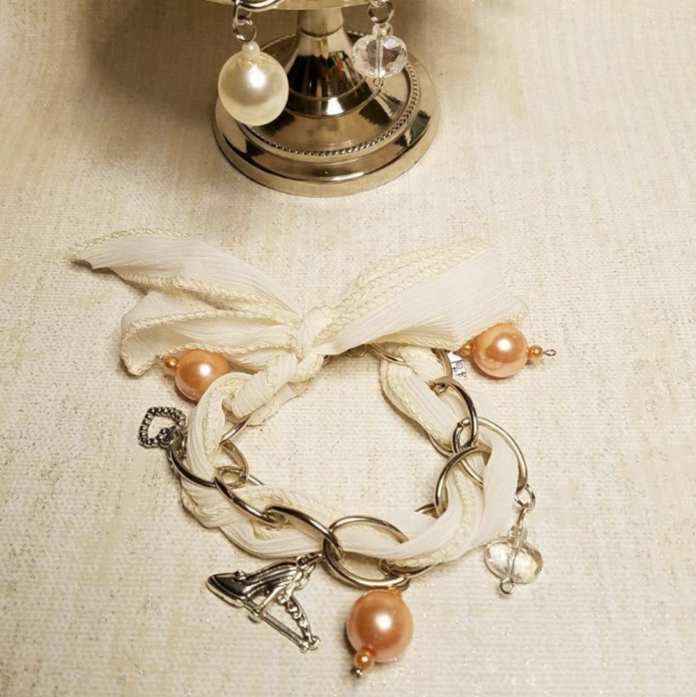 Charm bracelet